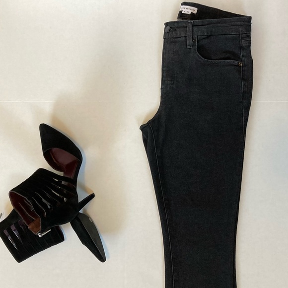 GOOD AMERICAN | Good Legs | Raw Hem in BLK184 - Picture 5 of 11